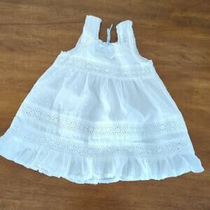 Toddle girls 100% cotton white eyeleted embordered detail  Dress size 1-2Y